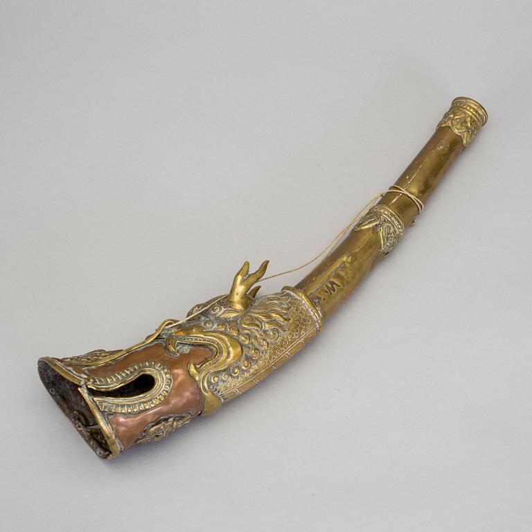 Buddhist Ritual Tibetan Ceremonial Dragon horn, trumpet.. Length 38 cm.