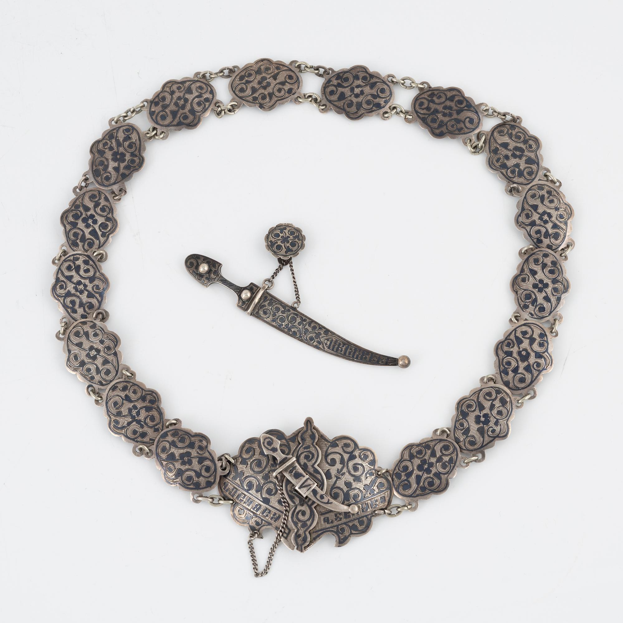 Skärp samt hänge, silver, omkring år 1900.