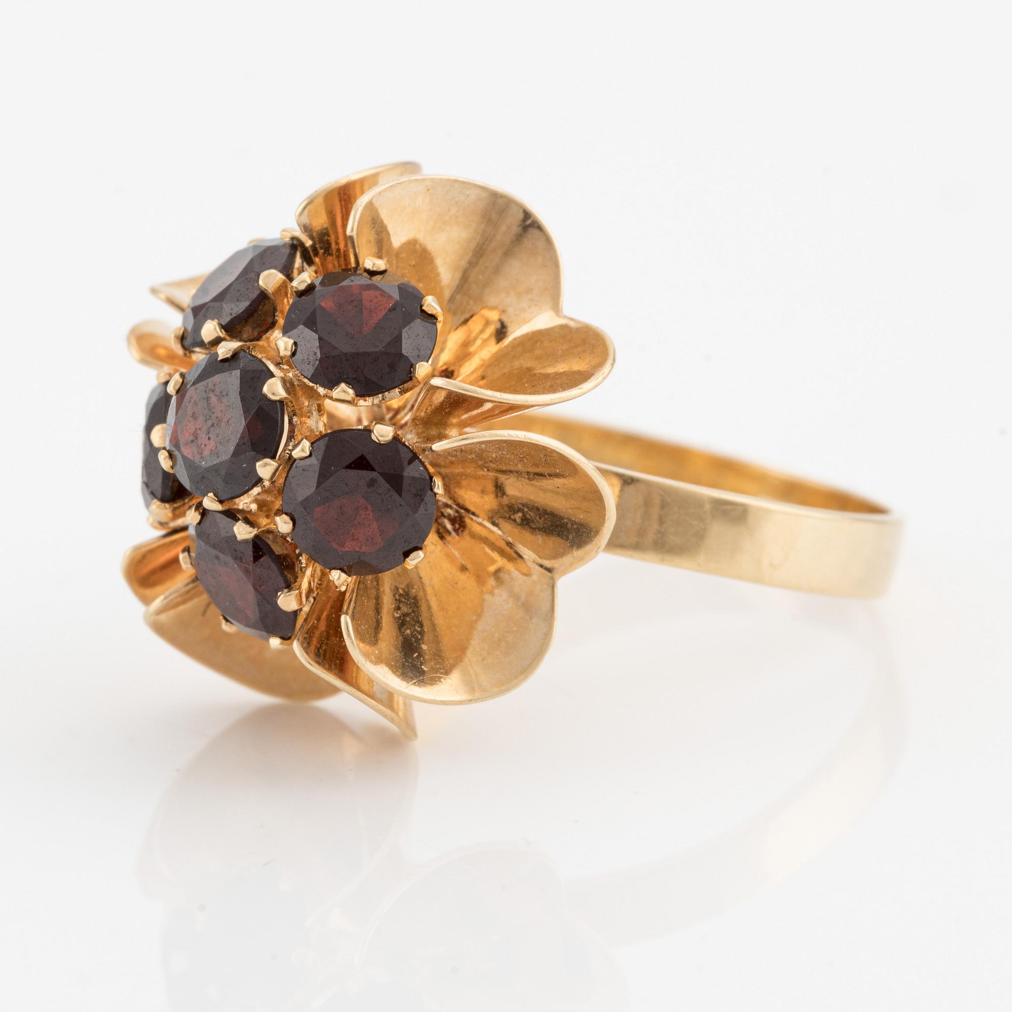 Ring 18K guld med granater.