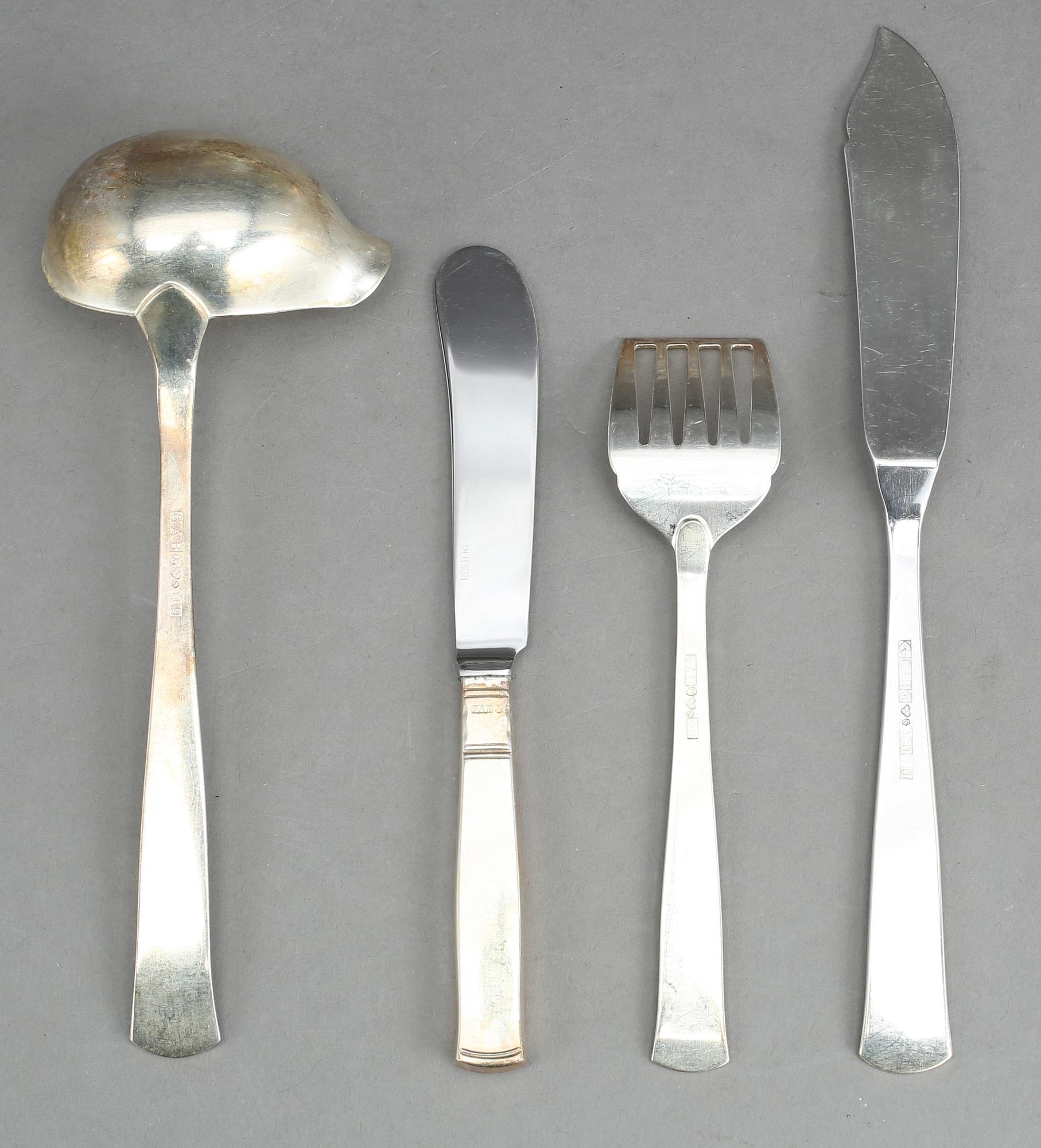 BESTICKSERVIS, 99 delar, "Rosenholm", Guldsmedsaktiebolaget GAB, Stockholm, mestadels 1964-1966. Vikt ca 3035 gram.