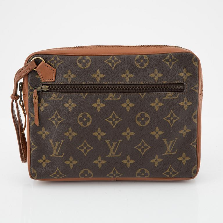 Louis Vuitton, A vintage monogram canvas clutch.