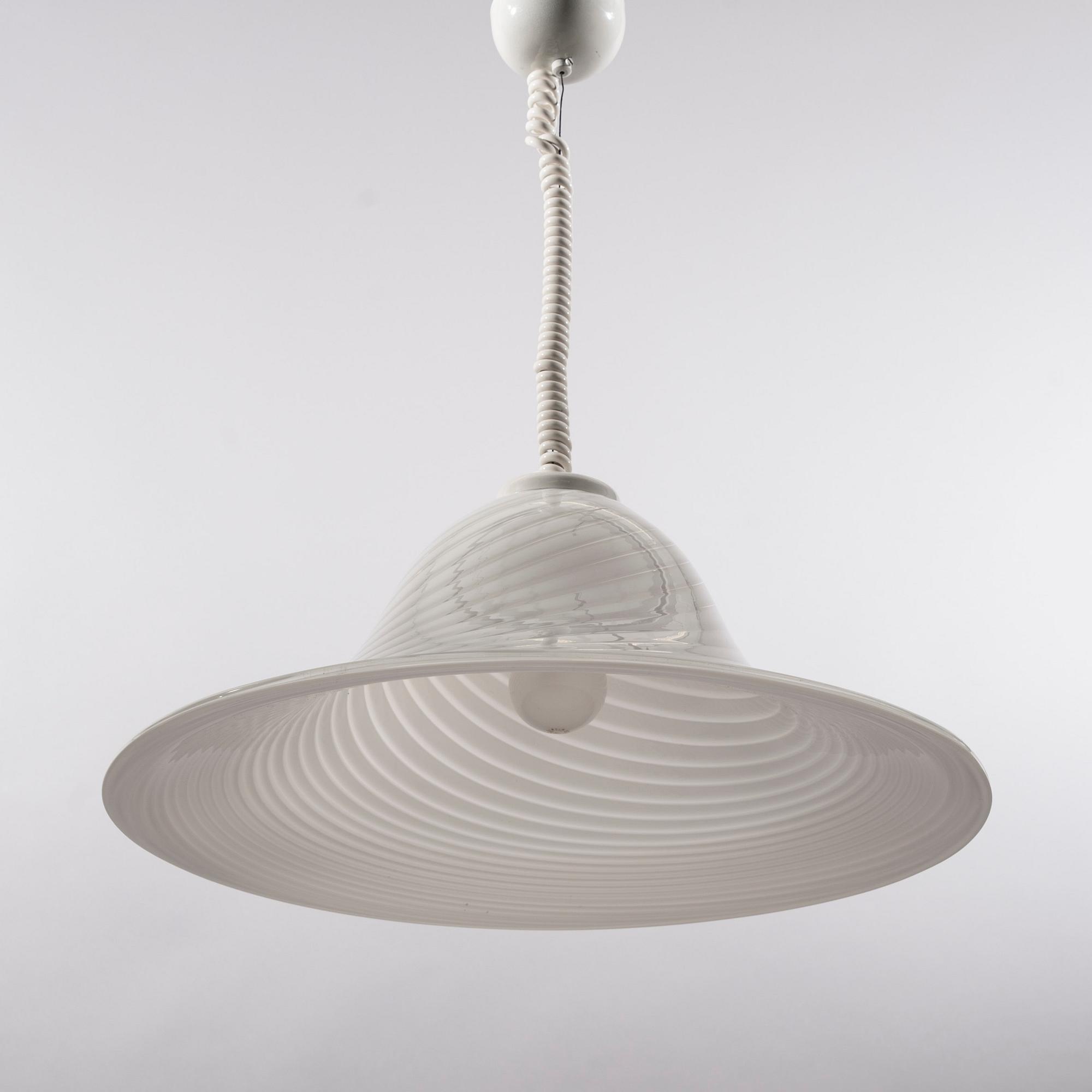 TAKLAMPA, Murano, Italien, sannolikt 1900-talets sista kvartal. Totalhöjd 60 cm.