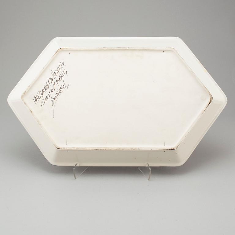 MARGARETA HENNIX, fat, keramik, Gustavsberg, signerat.