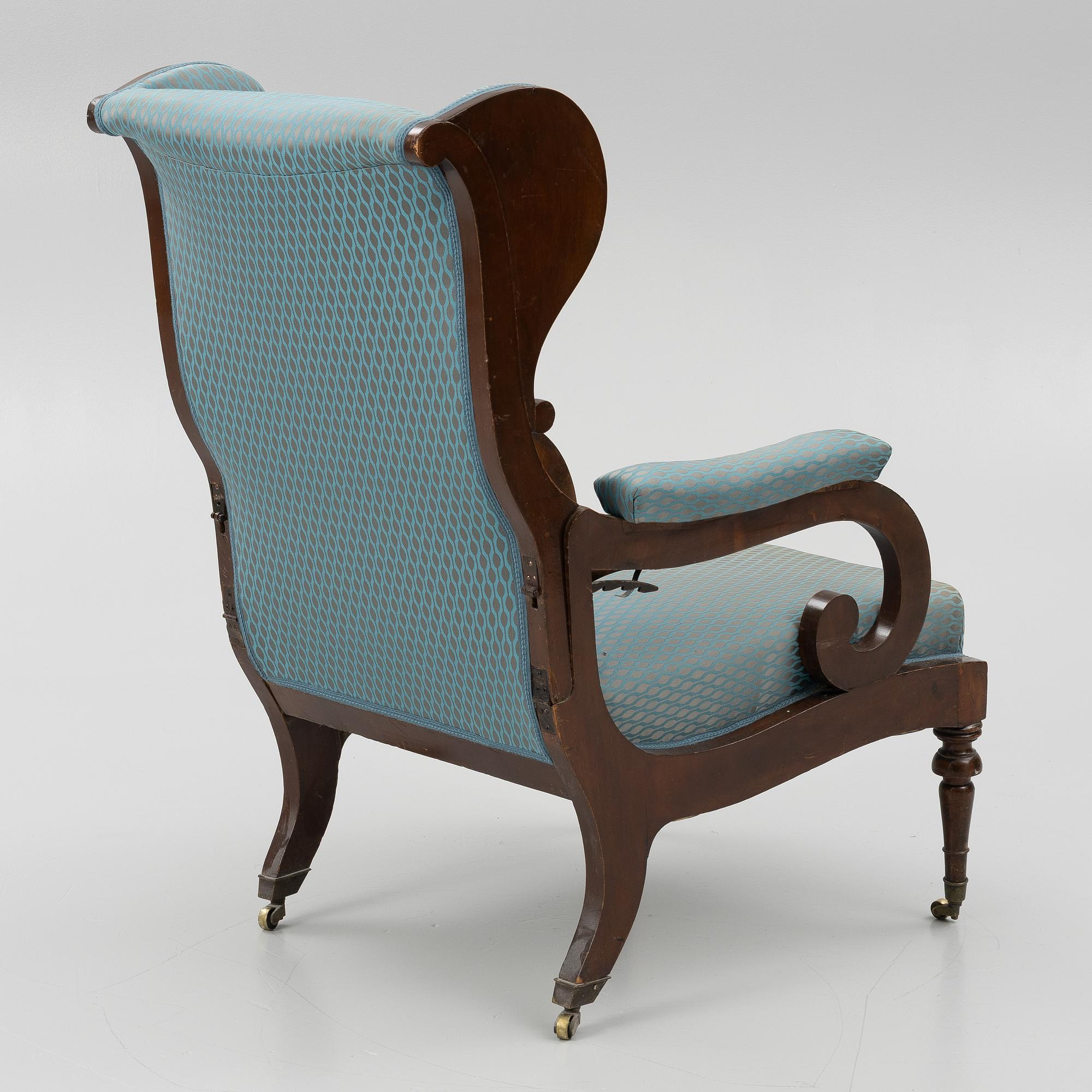 A folding lounge chair, England, 19th century.