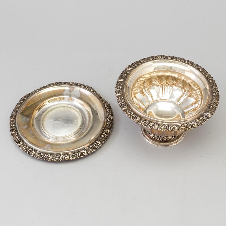 SÅSSKÅL på fat, silver, Carl Nyström Stockholm, 1848.