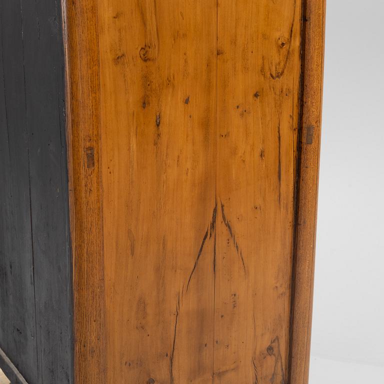 A Ming-style cabinet, 19th/20th century.