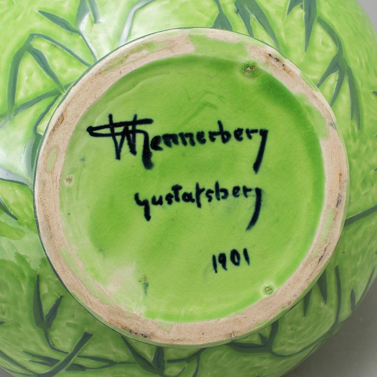 GUNNAR WENNERBERG, a sgrafitto stoneware art nouveau vase, Gustafsberg 1901.