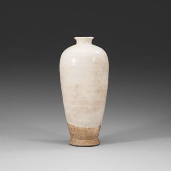 A white glazed 'Meiping' vase, Song dynasty (960-1279).