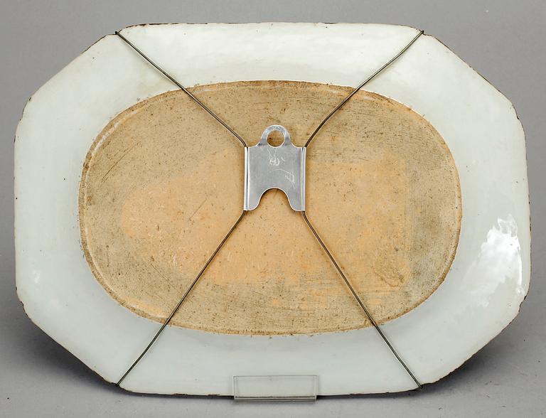 STEKFAT, porslin, Kina, Qianlong, 1736-95.