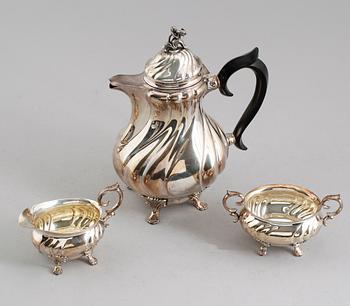 KAFFESERVIS, 3 del, silver, CG Hallberg, Stockholm bla 1952. Total vikt 775 g.