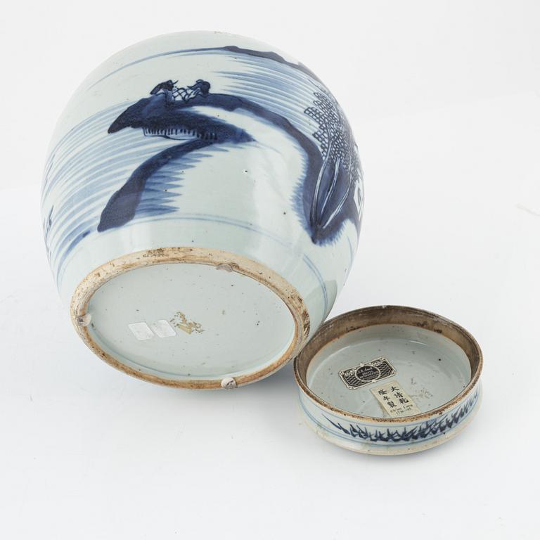 A blue and white ginger jar, Qing dynasty.