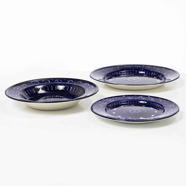 Ulla Procopé, a 36-piece porcelain dinner service, 'Valencia', Arabia, Finland.
