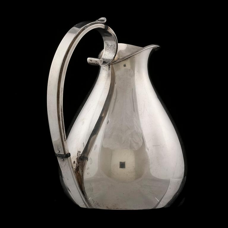 KANNA, silver, Carl M, Cohr, Danmark. 1900-talets första hälft. Vikt ca 400 gram.