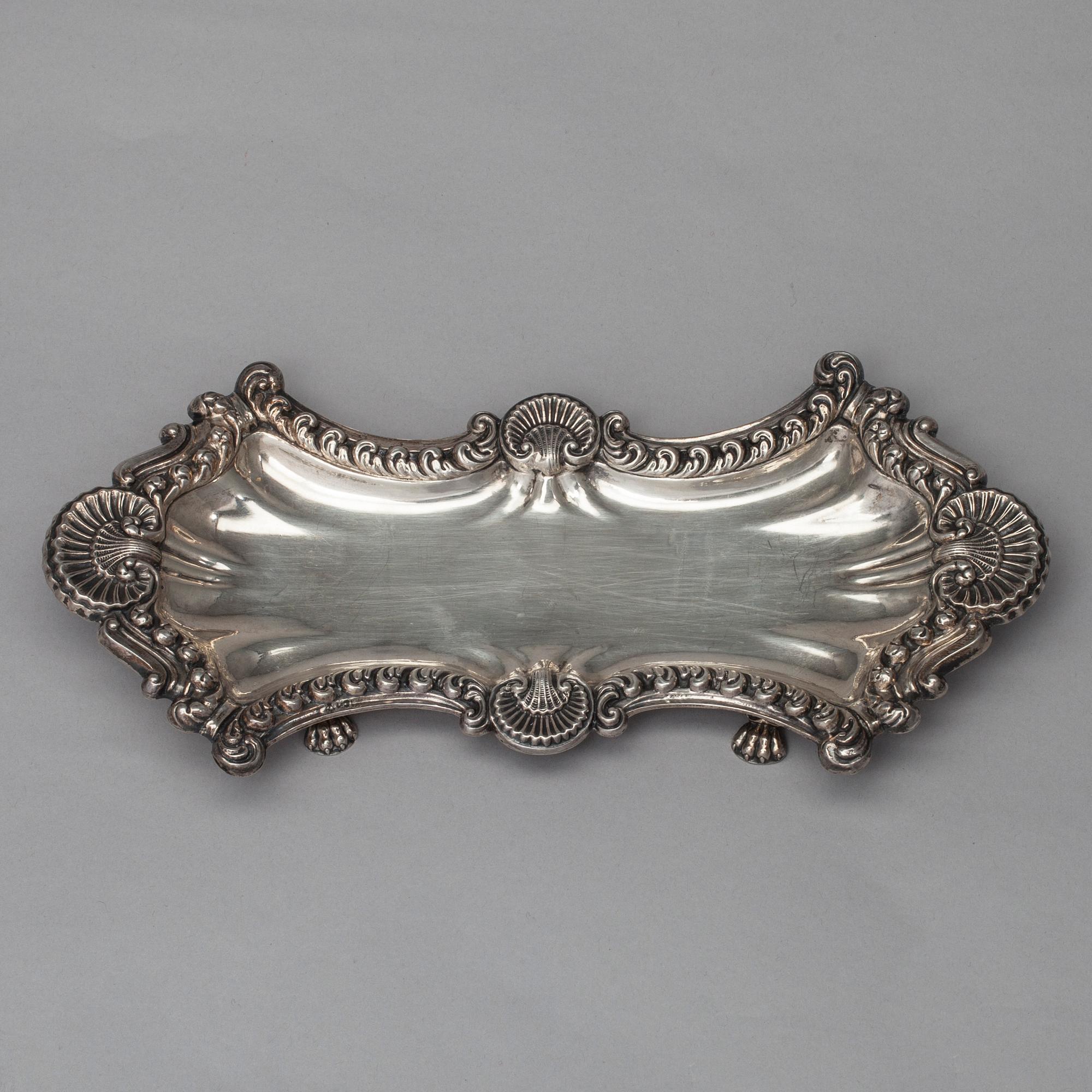 BRICKA FÖR LJUSSAX, silver, Möllenborg, Stockholm 1891, vikt 129 g.