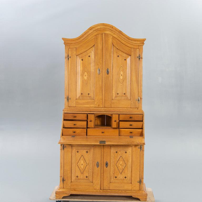 A Swedish oak desk cabinet around 1800.