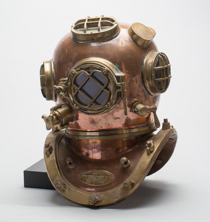 DYKARHJÄLM, kopia efter "U.S Navy Diving Helmet Mark V. Morse Diving Equipment Co Inc. Boston Mass. Date 7-17-41.