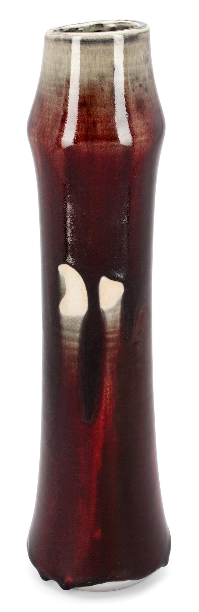 Toini Muona, A CERAMIC VASE.