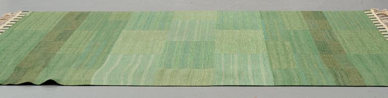 Marianne Richter, A carpet, "Muren grön", flat weave, ca 250,5-254,5 x 172-173 cm, signed AB MMF MR.