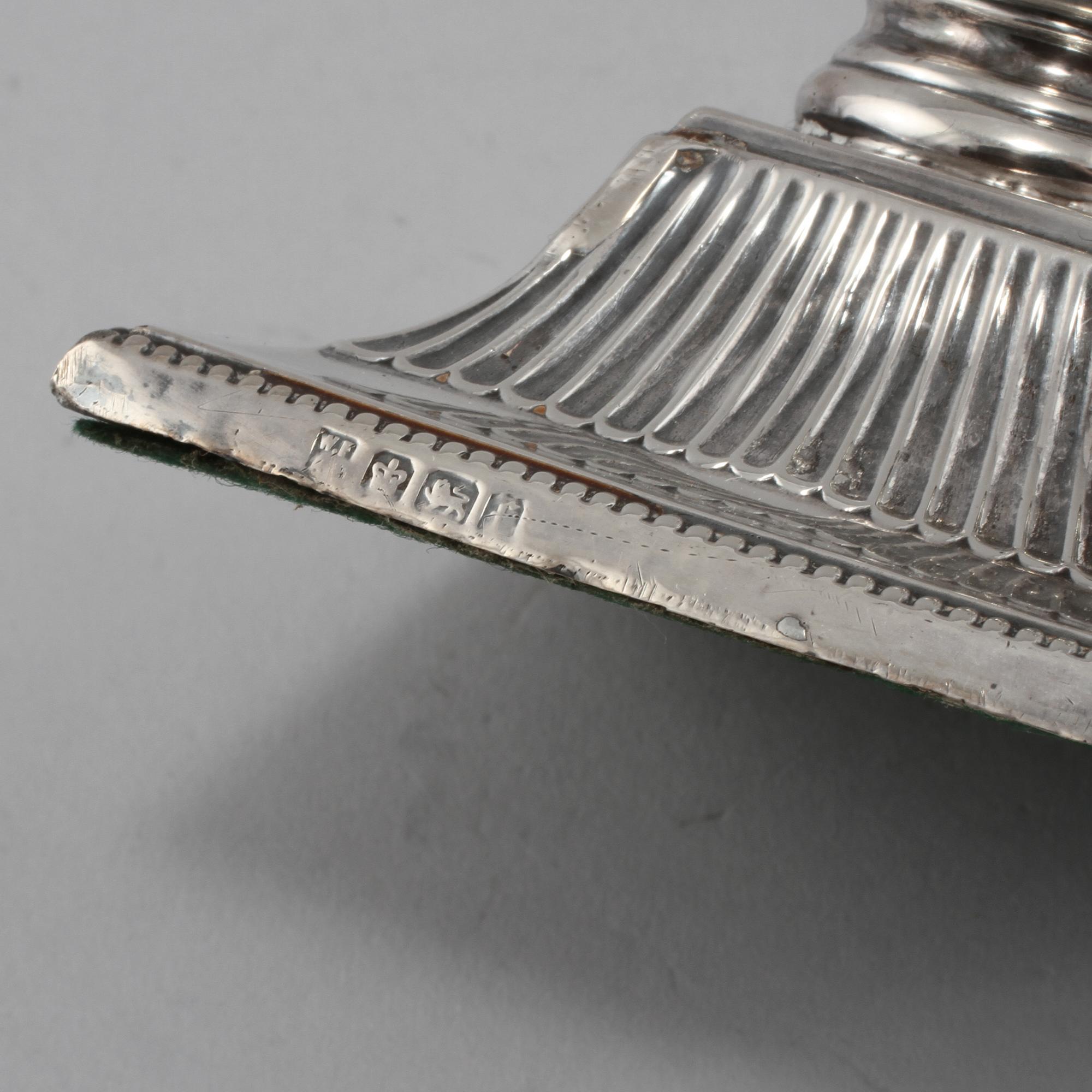 LJUSSTAKAR, ett par, silver, Sheffield, England, 1898.