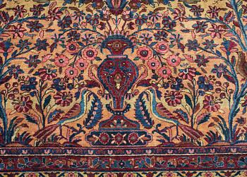 SEMI-ANTIQUE SILK KASHAN. 327 x 233,5 cm.