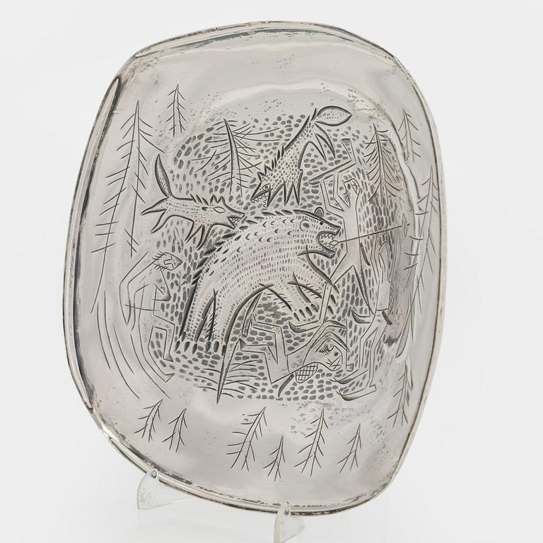 Tapio Wirkkala, A 'Bear hunting' silver dish, Tillander, Helsinki 1953.