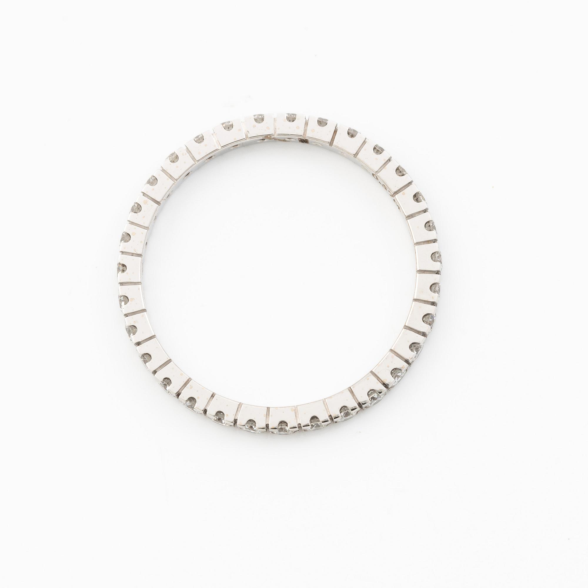 Ring, full eternity band, 18K white gold set with brilliant-cut diamonds.