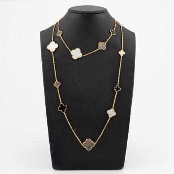 A Van Cleef & Arpels "Alhambra" necklace 18K gold with mother-of-pearl and onyx.