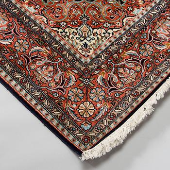 Matta, silk på bomullsvarp, Kashmir, ca 274 x 183 cm.
