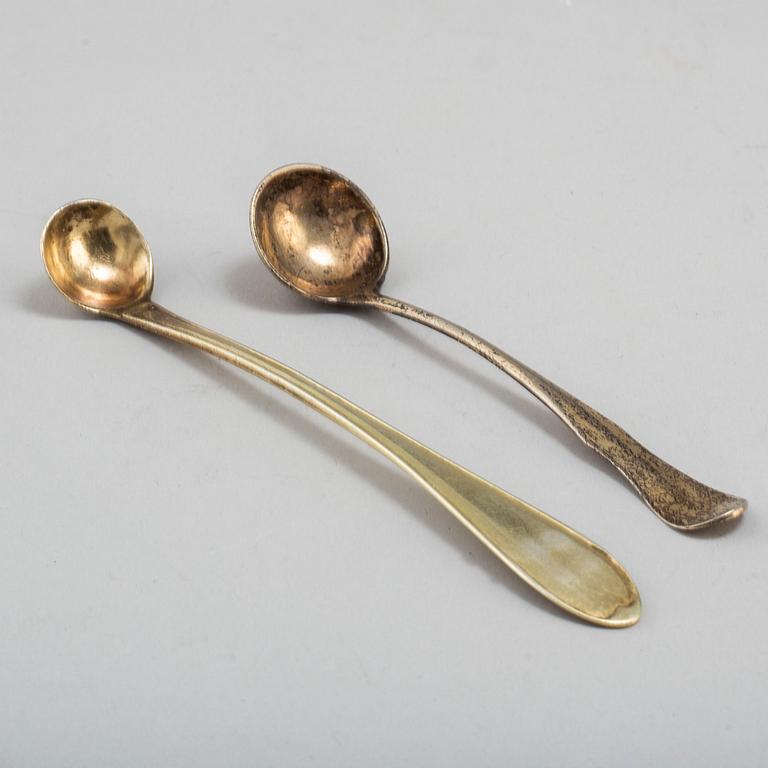 Two silver mustard spoons, 1796 and 1831.