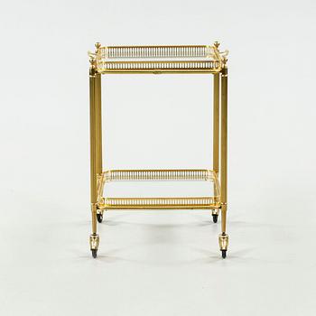 A serving trolley from the foruth quarter of the 20th century.