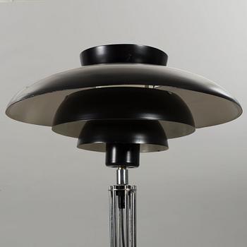 A FLOOR LAMP FROM GNOSJÖ KONSTSMIDE.