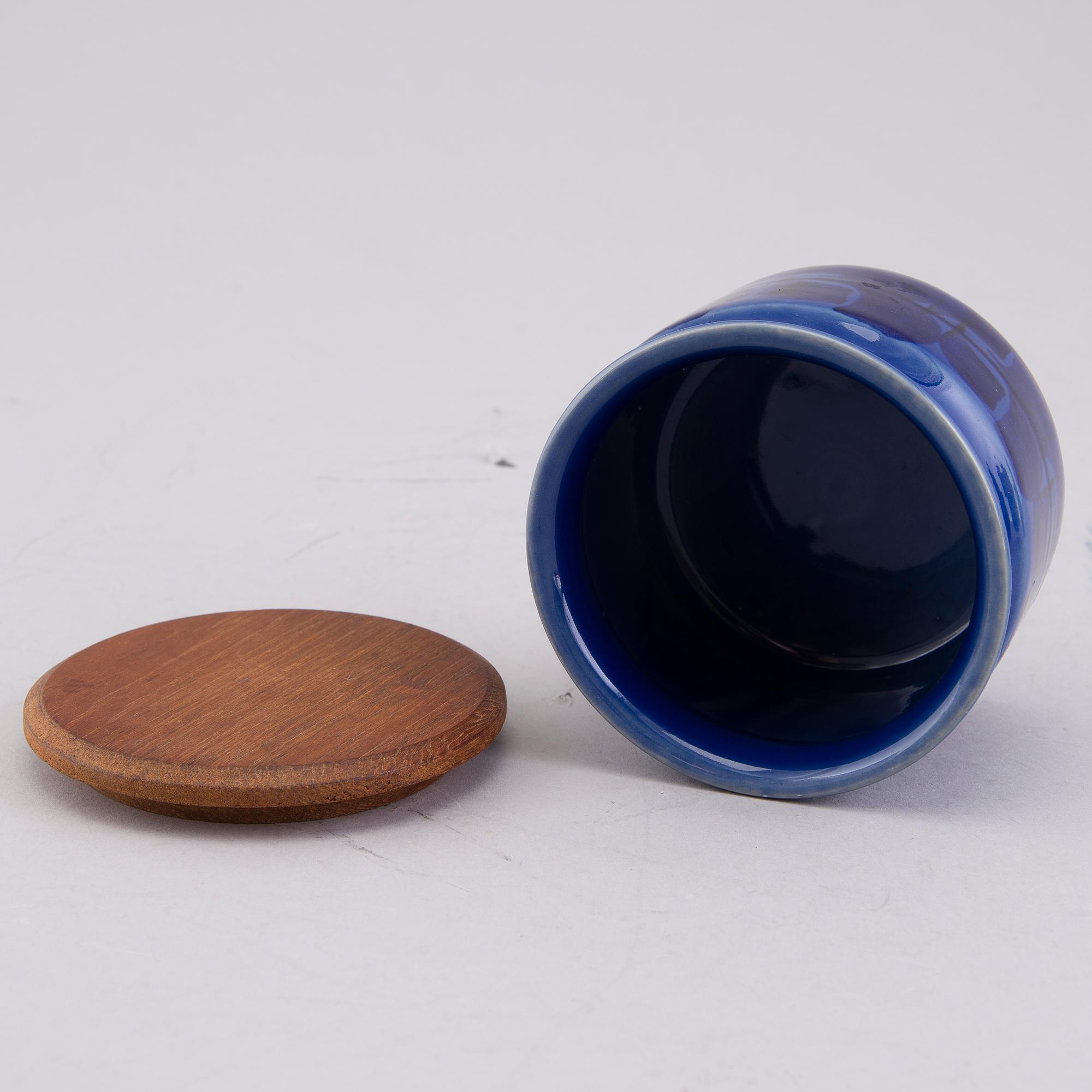 MARIANNE WESTMAN, Set of three stoneware jars by Rörstrand, second half of 20th Century.