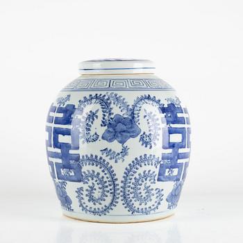 A 20th century blue and white porcelain ginger jar.