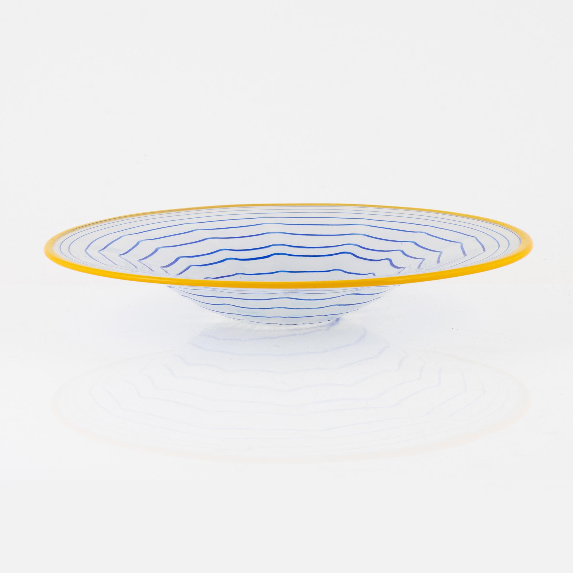 Ulrica Hydman-Vallien, a dish, Boda Artist Collection.