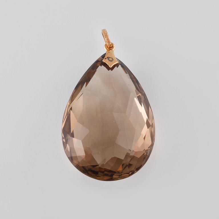 HÄNGE, 18K guld med brioletteslipad rökkvarts, John Pettersson, Stockholm, 1929. Vikt 13,1 gram.