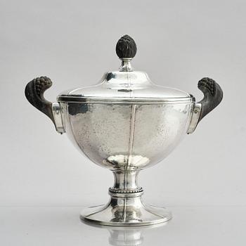 Sandbergs Eftr G C Gustafsson C A, skål med lock, silver, Helsingborg 1919.