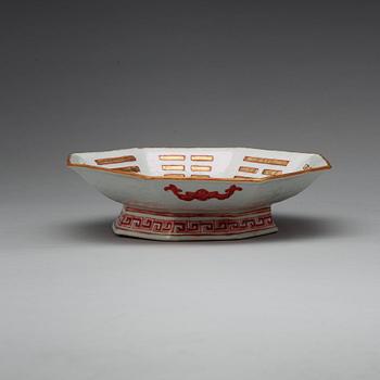 An enamelled tazza, late Qing dynasty with Tongzhi seal mark.