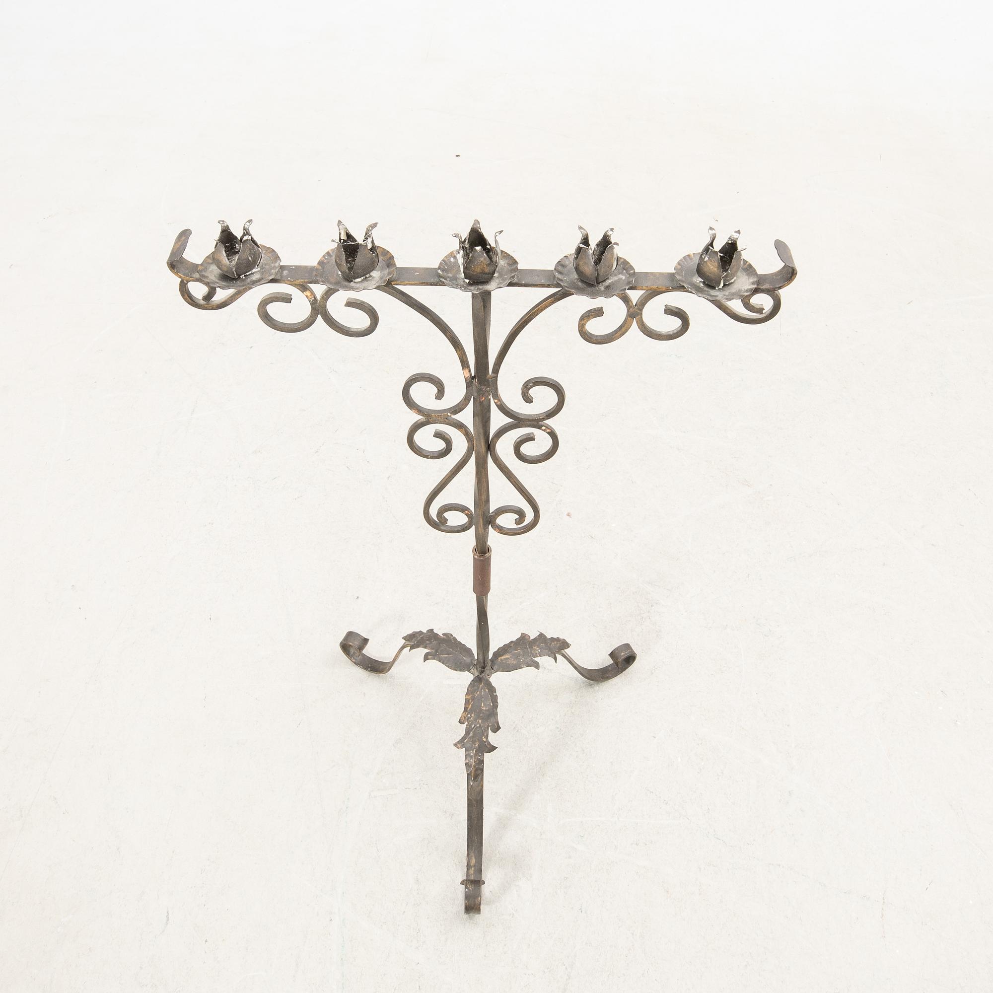 Golvljusstake 1900-talets mitt smide.