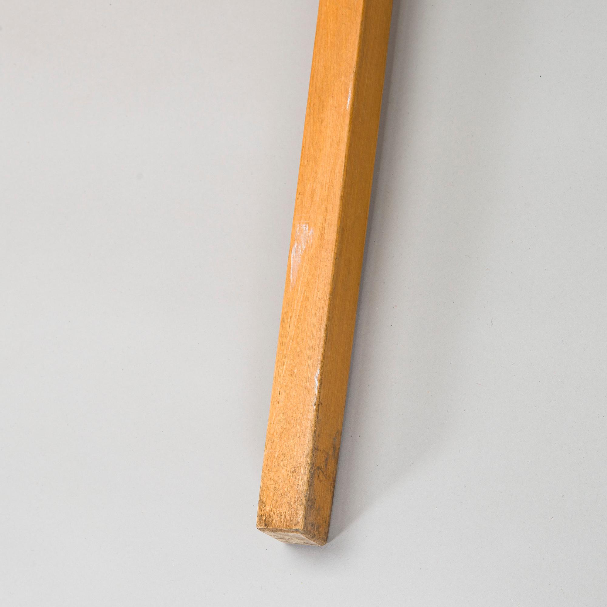 Alvar Aalto, matbord, modell 82, O.Y. Huonekalu- ja Rakennustyötehdas A.B. skiftet av 1950/1960-tal.