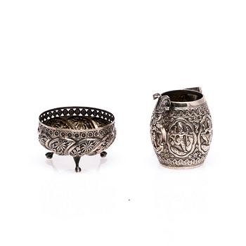 SOCKERSKÅL OCH GRÄDDSNÄCKA, silver, ostämplat, Indien, 1900-talets mitt, vikt 217 g.