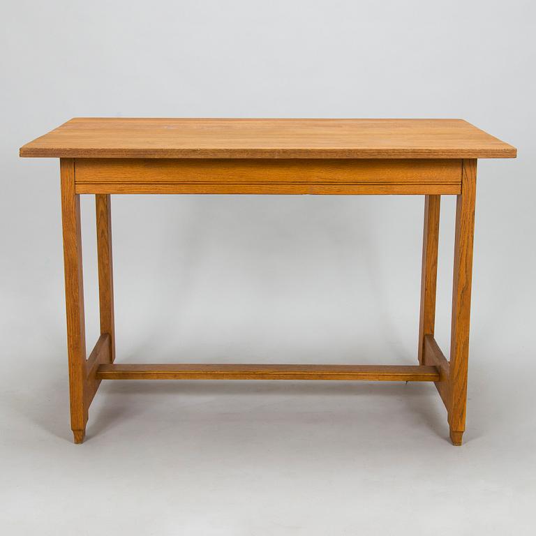 Louis Sparre, A table and two chairs for Aktiebolaget Iris, Borgå around 1900.