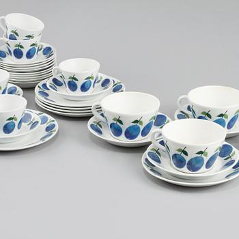 SERVISDELAR, 18 st, benporslin, "Prunus", Stig Lindberg, Gustavsberg, 1962-74.