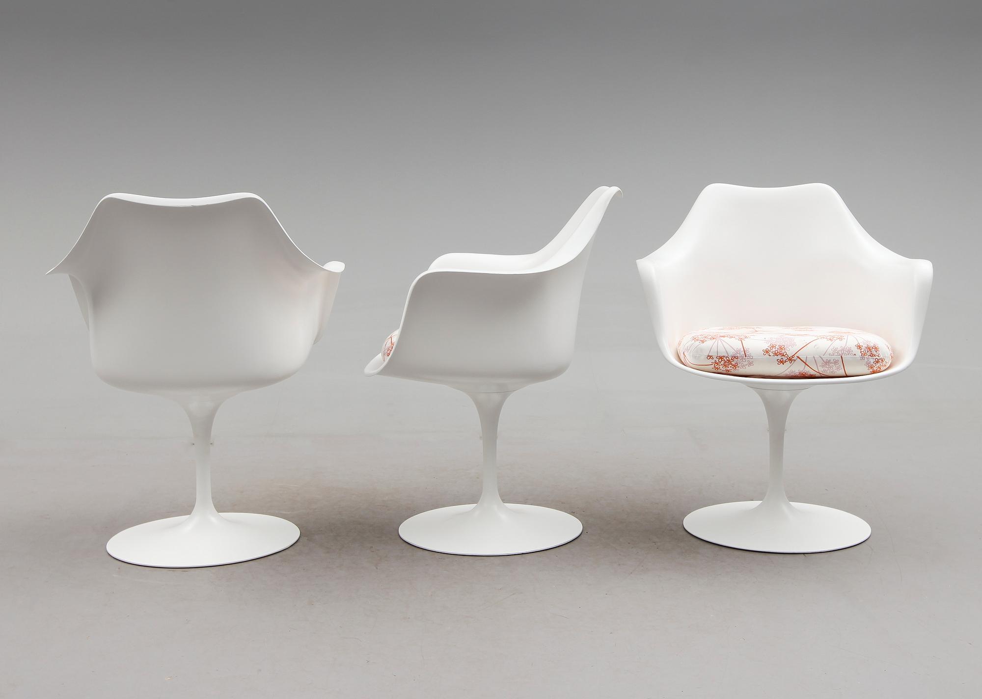 STOLAR, 3 st, "Tulip", Eero Saarinen, Knoll International, 1900-talets andra hälft.