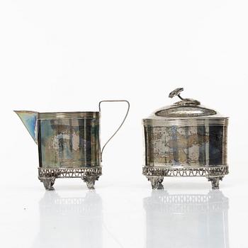 A Swedish silver sugar box and cream jug, mark of JE Skreij, Falun 1927-1929.