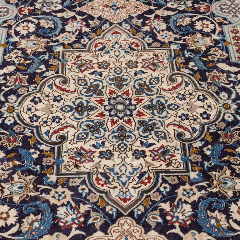 A CARPET, Nain, part silk, ca 258,5 x 165 cm.