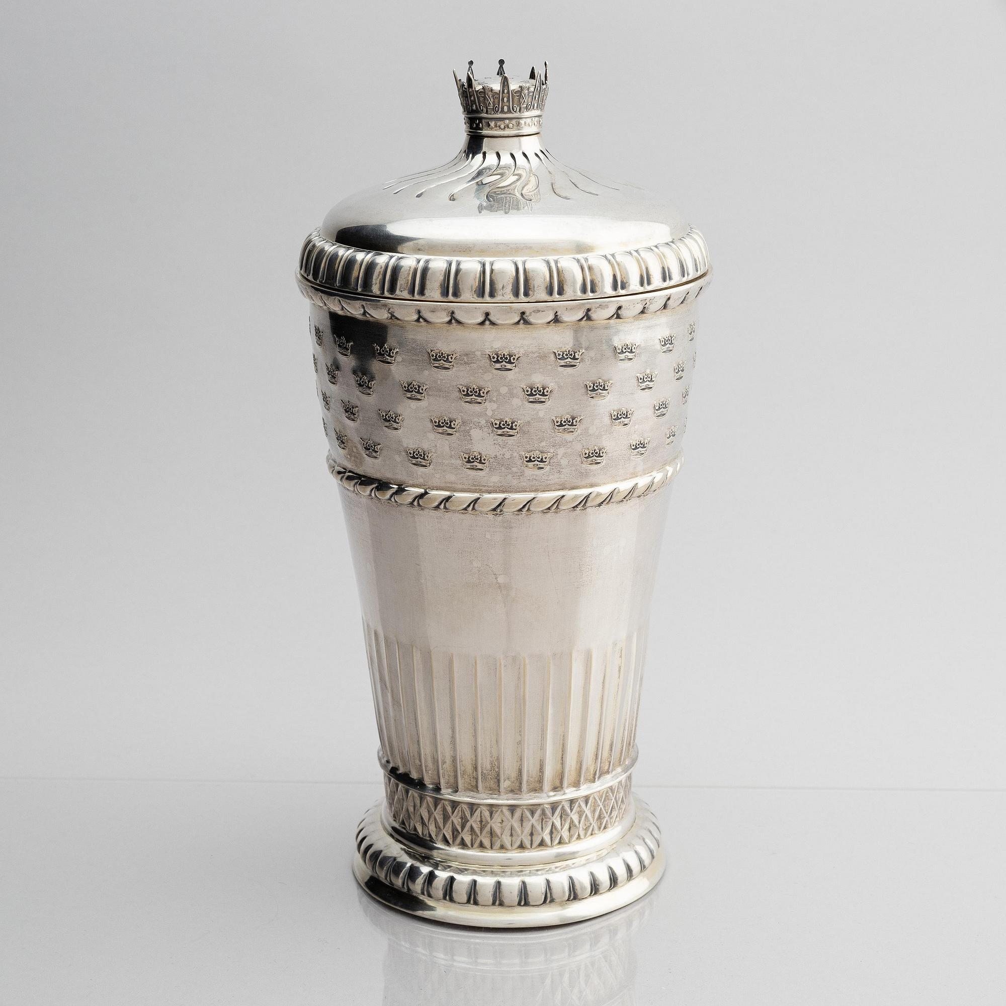 Kungapokal med lock, silver, Prins Carls Hederspris 1918, K. Anderson, Stockholm 1918.