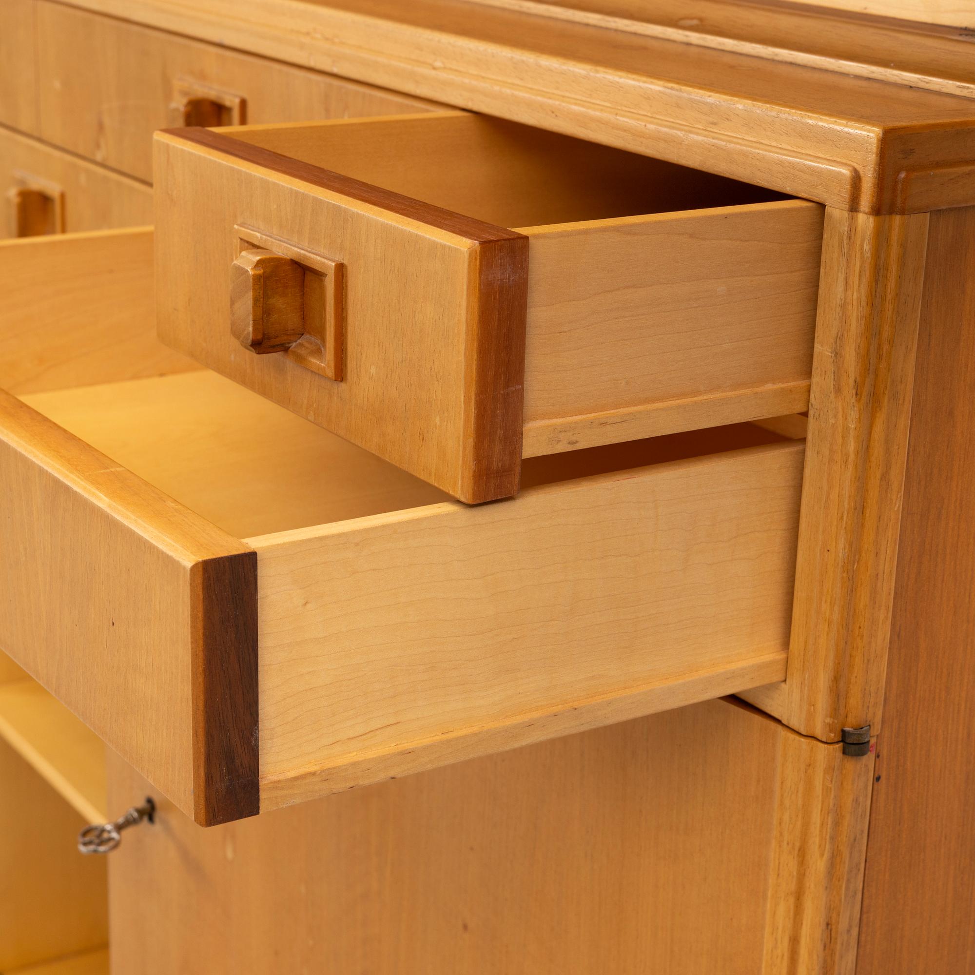 Carl Malmsten, skåp, "Mittens rike", 1900-talets andra hälft.