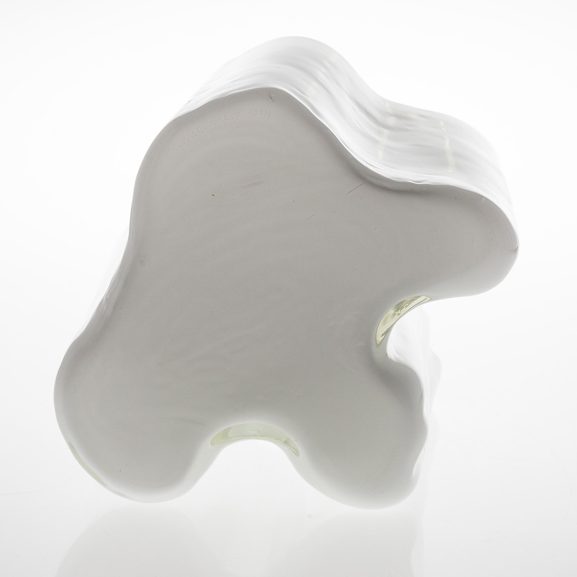 ALVAR AALTO, a 1960's '3031' vase signed Alvar aalto 3031.