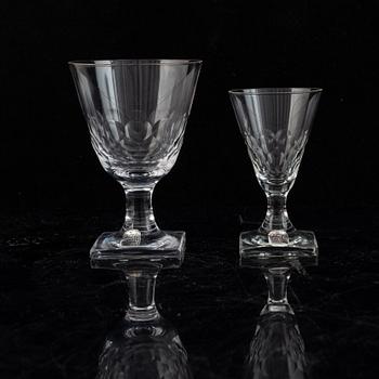 Elis Bergh, glasservis, 59 delar, "Fiskfjäll", Kosta Boda.