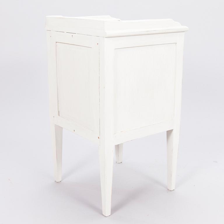 A 20th century Gustavian style night stand.